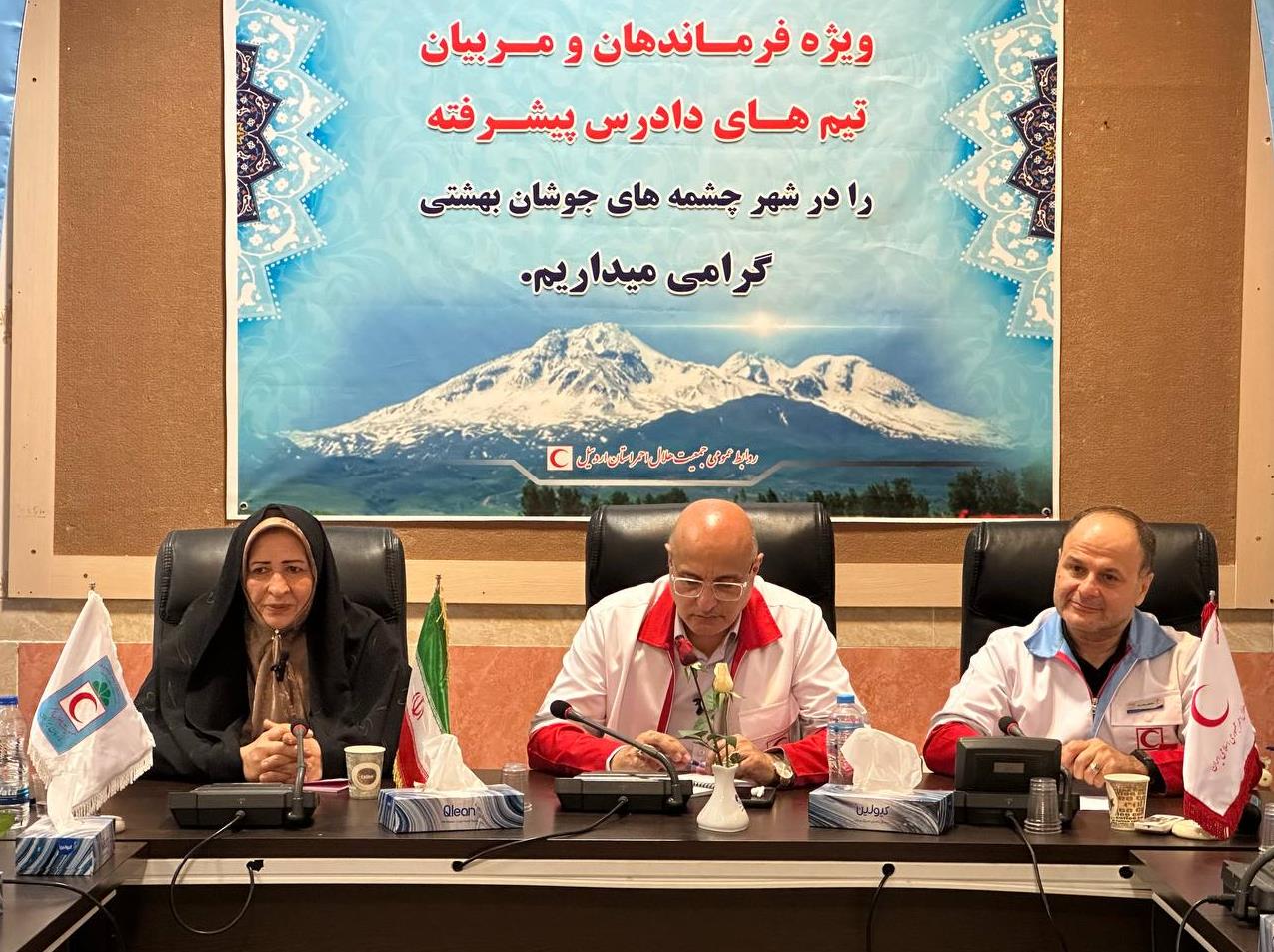 فرماندهی آینده جامعه بدست جوانان امروز است