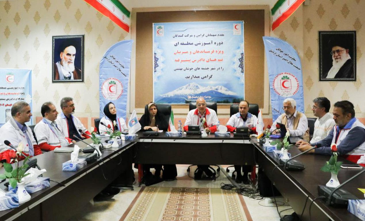 جوانان فرماندهان آینده جامعه هستند