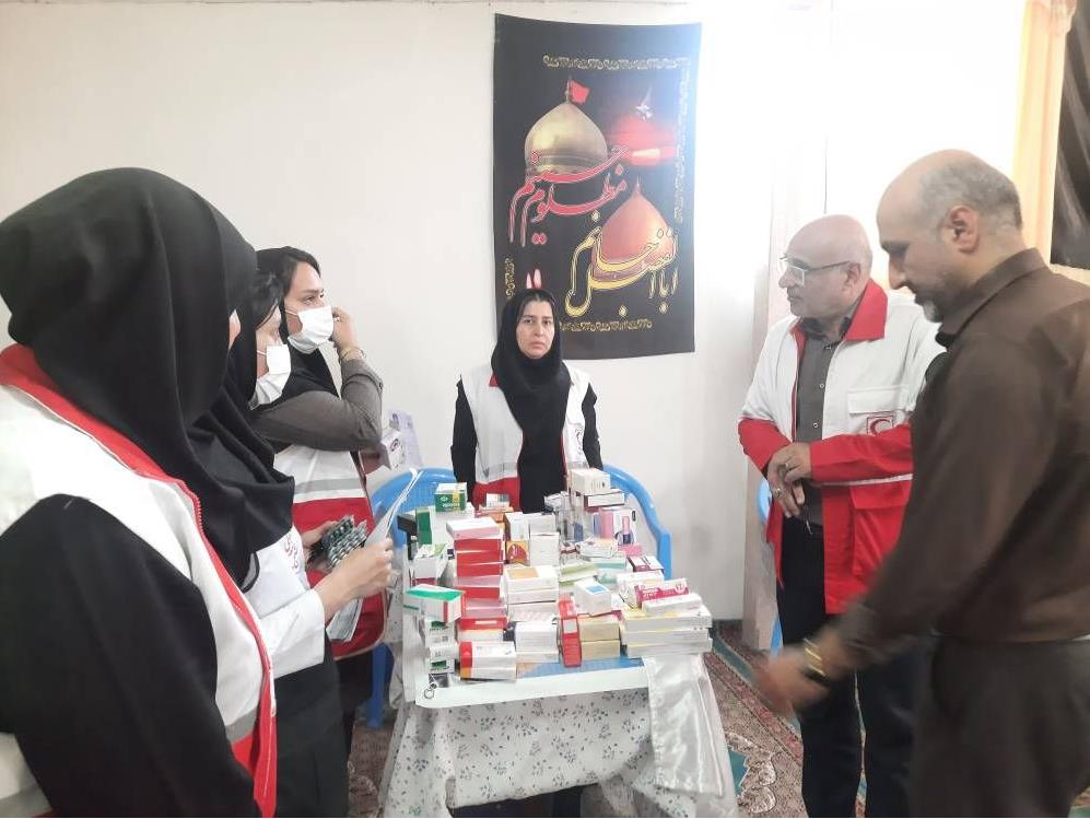 ارائه خدمات بهداشتی و درمانی در قالب کاروان سلامت در روستای گیلاندوز کوثر
