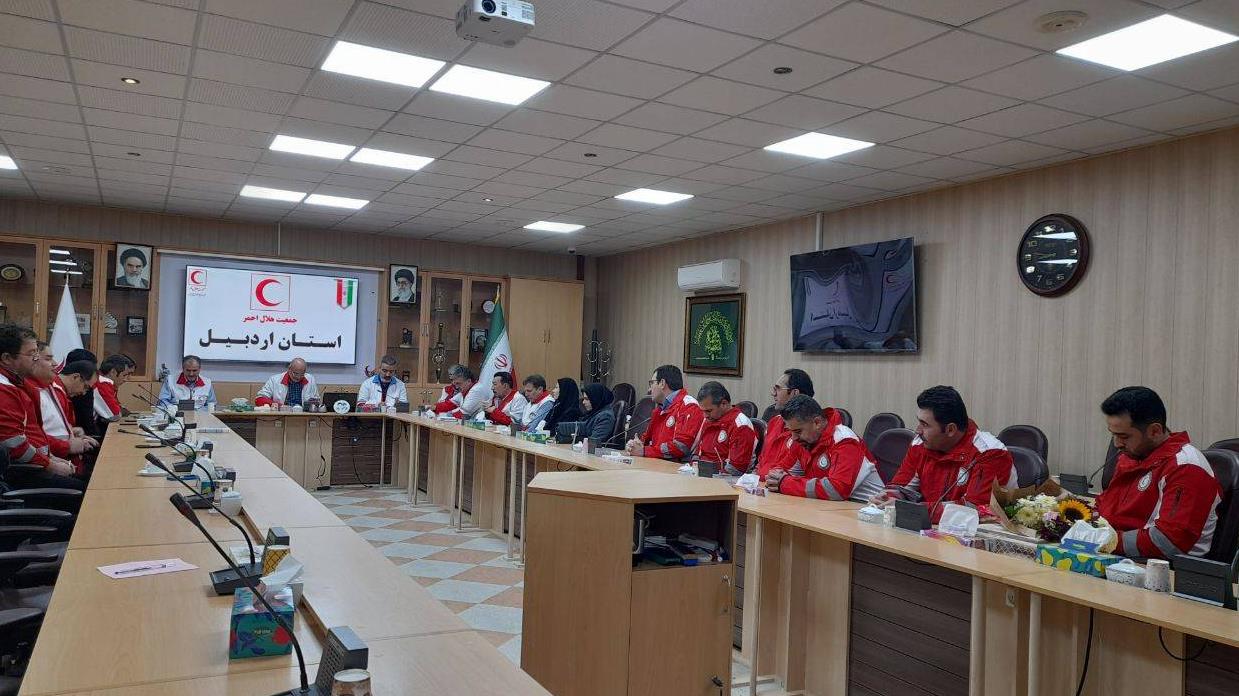 اهدای لوح افتخار به مدیرعامل جمعیت هلال‌احمر و تجلیل از برگزیدگان ایثار در جشنواره حضرت ابوالفضل علیه‌السلام
