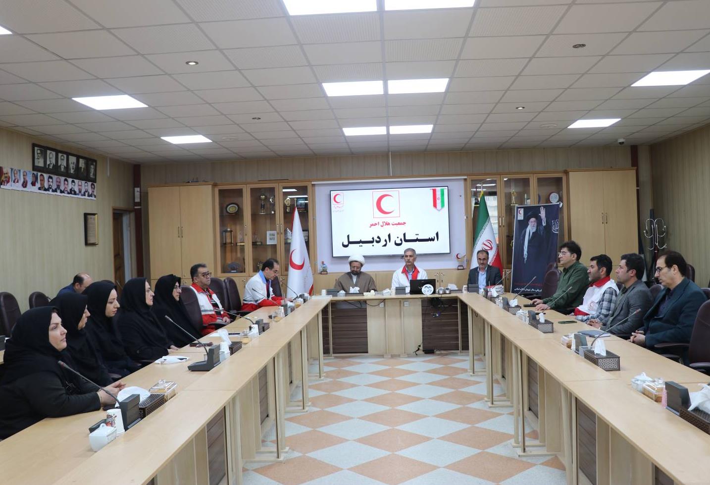 برگزاری مراسم تجلیل از فعالان حوزه نماز در جمعیت هلال‌احمر استان اردبیل